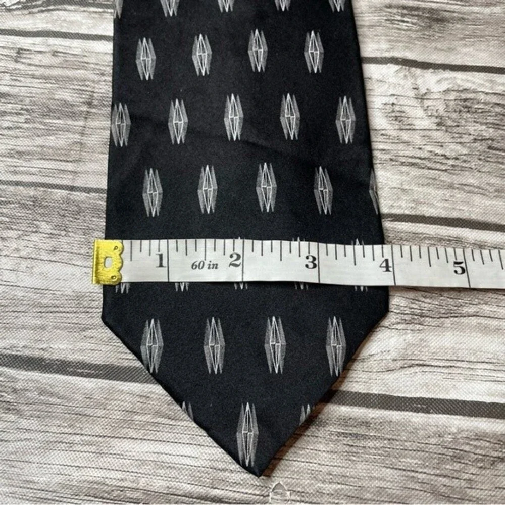 Alexander Julian Colours Men's Silk Tie Black White Geometric